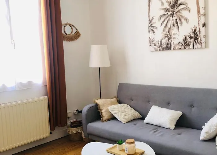 Holiday home Charmante Maison De Thouars